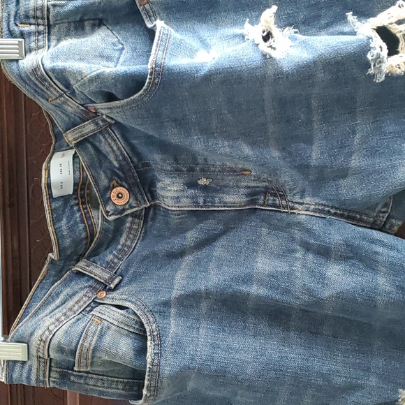 EUC Straight ripped jeans - Picture 2 of 6